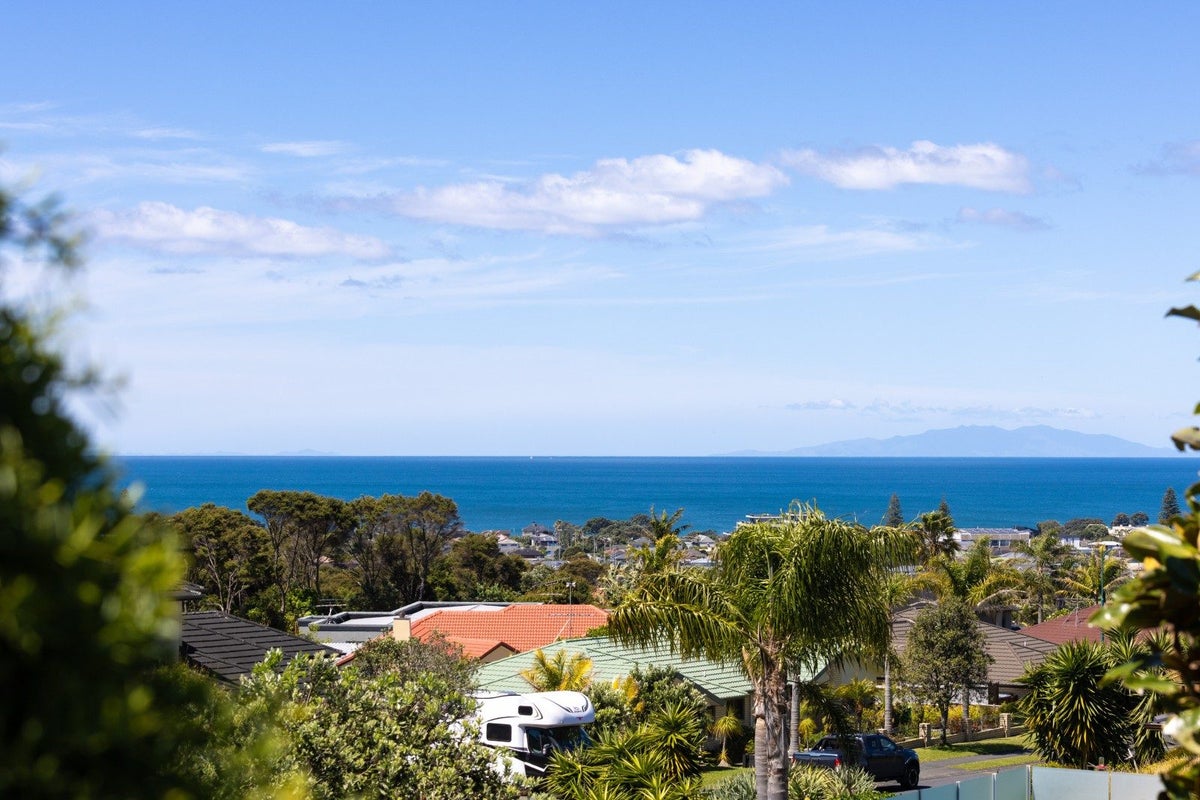 4 Manhattan Rise, Orewa, Rodney - Carousel 2