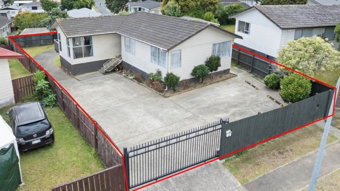14 Yearsley Place, Manurewa, Auckland - Carousel 1