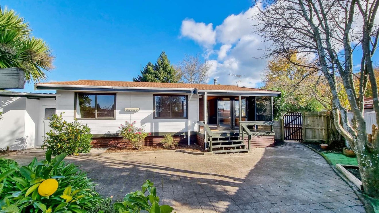 9C Turama Road, Fairy Springs, Rotorua - Carousel 1