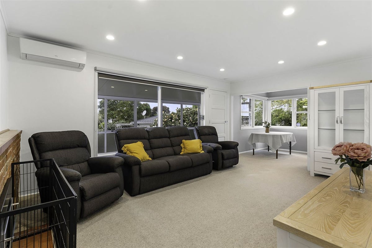 1/38 Weldene Avenue, Glenfield, Auckland - Carousel 2