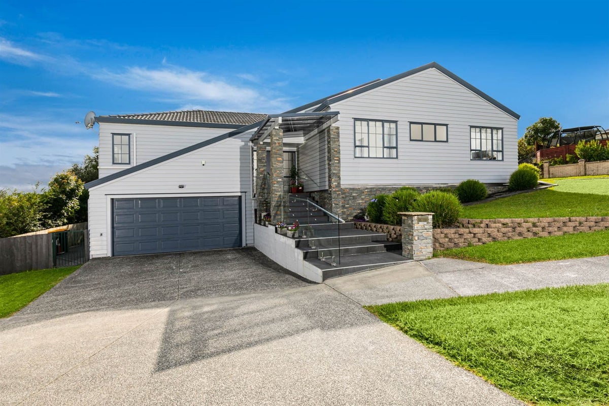 23 Roy Maloney Drive, Henderson, Auckland - Carousel 1