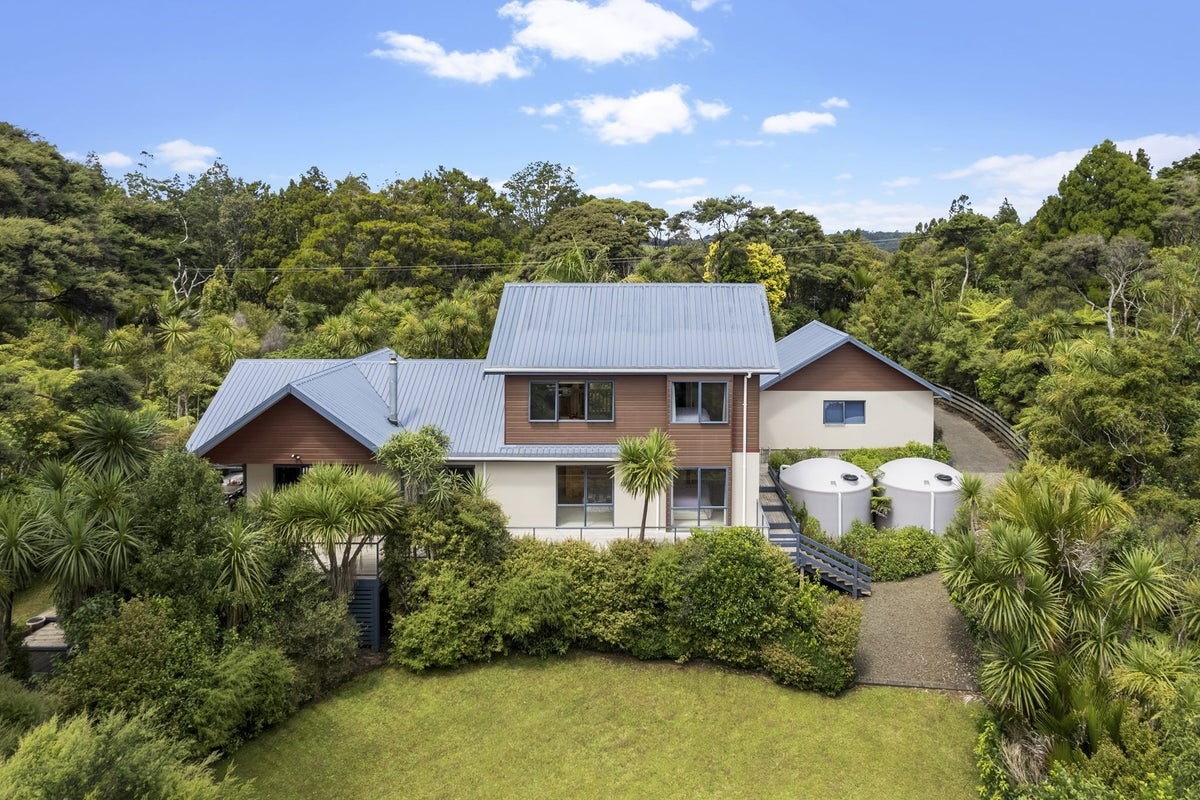 165 Stoney Creek Drive, Henderson - Carousel 2