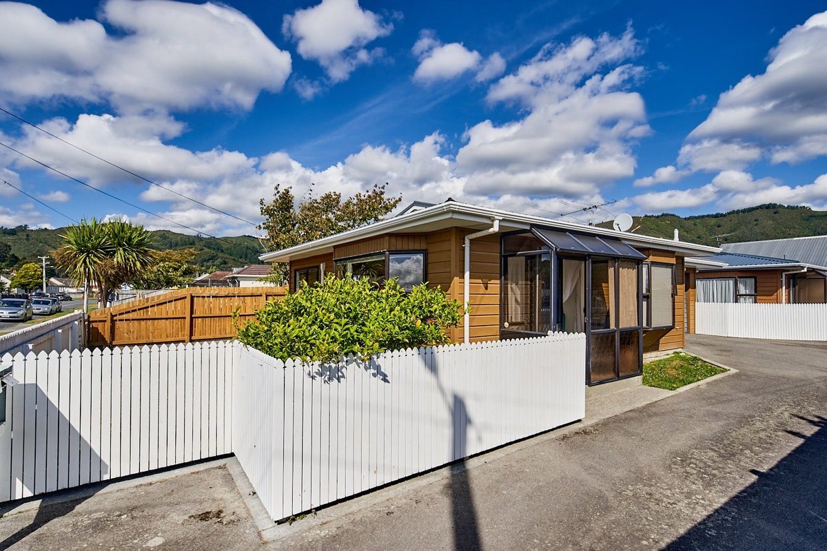 1/30 Rata Street, Naenae, Lower Hutt - Carousel 1