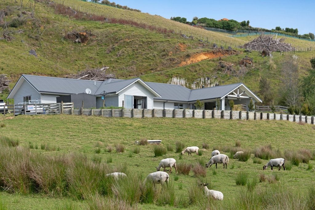 2265 South Head Road, Helensville - Carousel 2