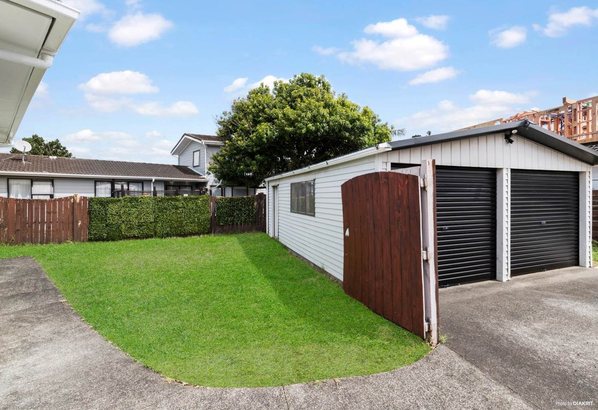 9 Dianne-Louise Drive, Half Moon Bay, Auckland - Carousel 2
