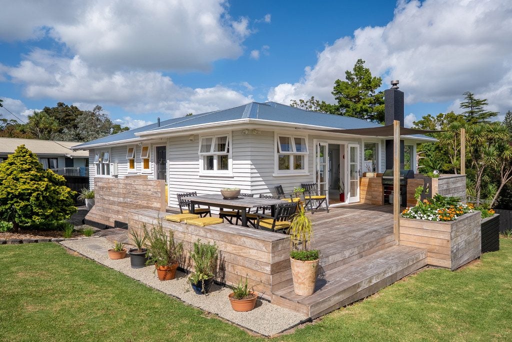2/300 Rangatira Road, Beach Haven, Auckland - Carousel 1