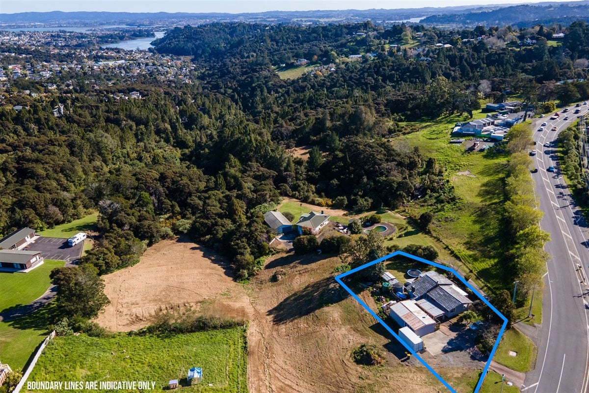 40 Albany Highway, Greenhithe, Auckland - Carousel 1
