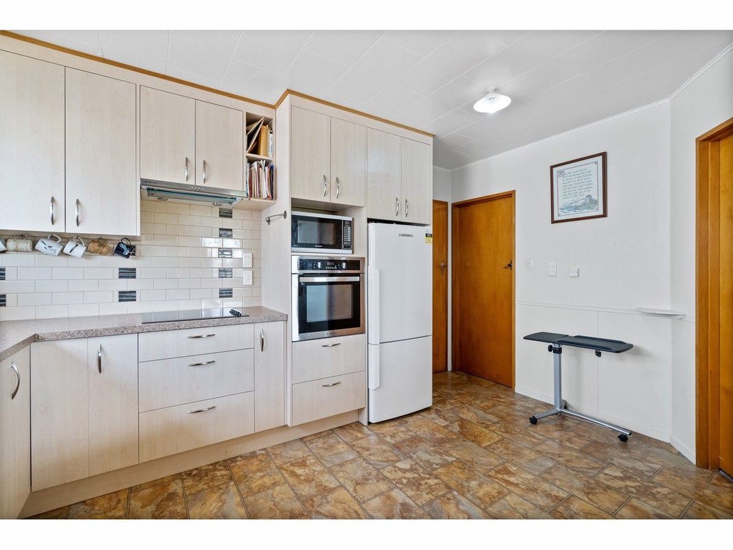 18 Nelson Street, East Gore, Gore - Carousel 2