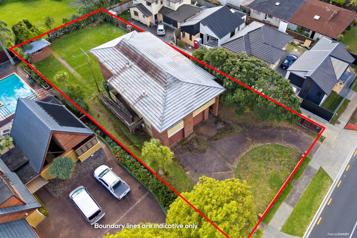 52 Te Atatu Road, Te Atatu South, Auckland - Carousel 2