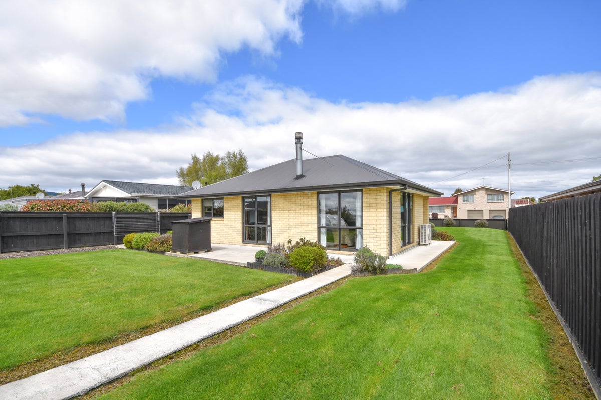 16 Cross Street, Milton - Carousel 2