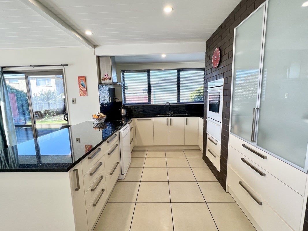 24 Falcon Street, Newfield, Invercargill - Carousel 2