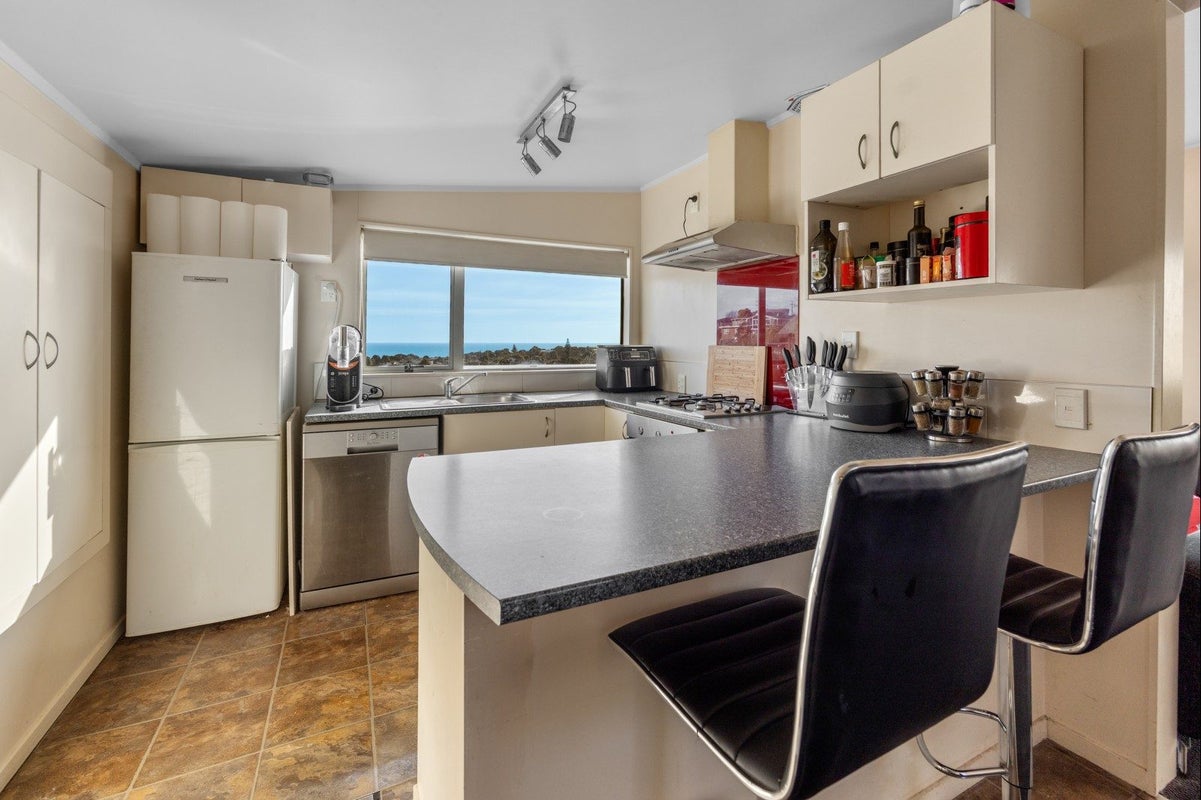 31 Crownhill Street, Spotswood, New Plymouth - Carousel 2
