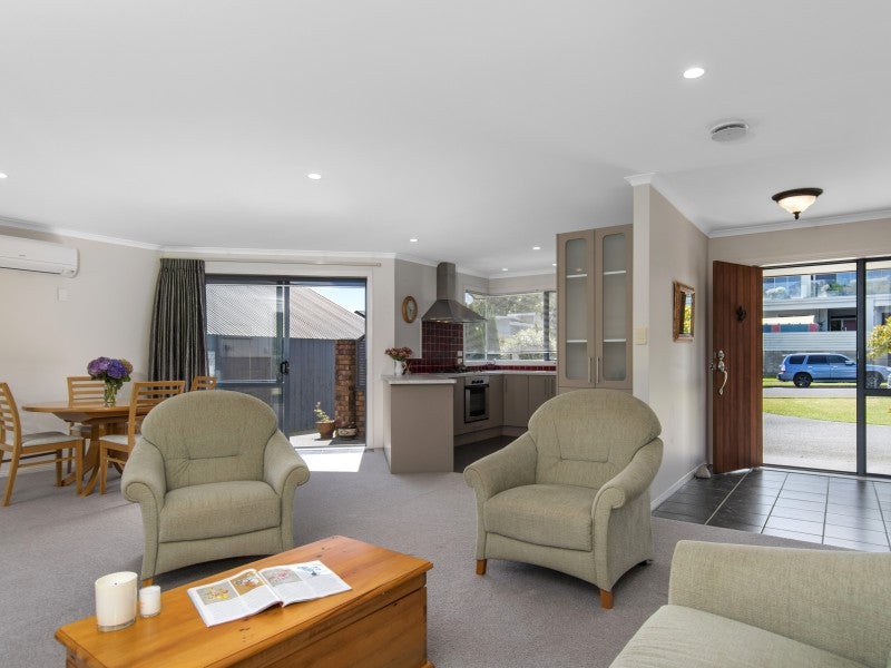 213 Castlewold Drive, Bethlehem, Tauranga - Carousel 2