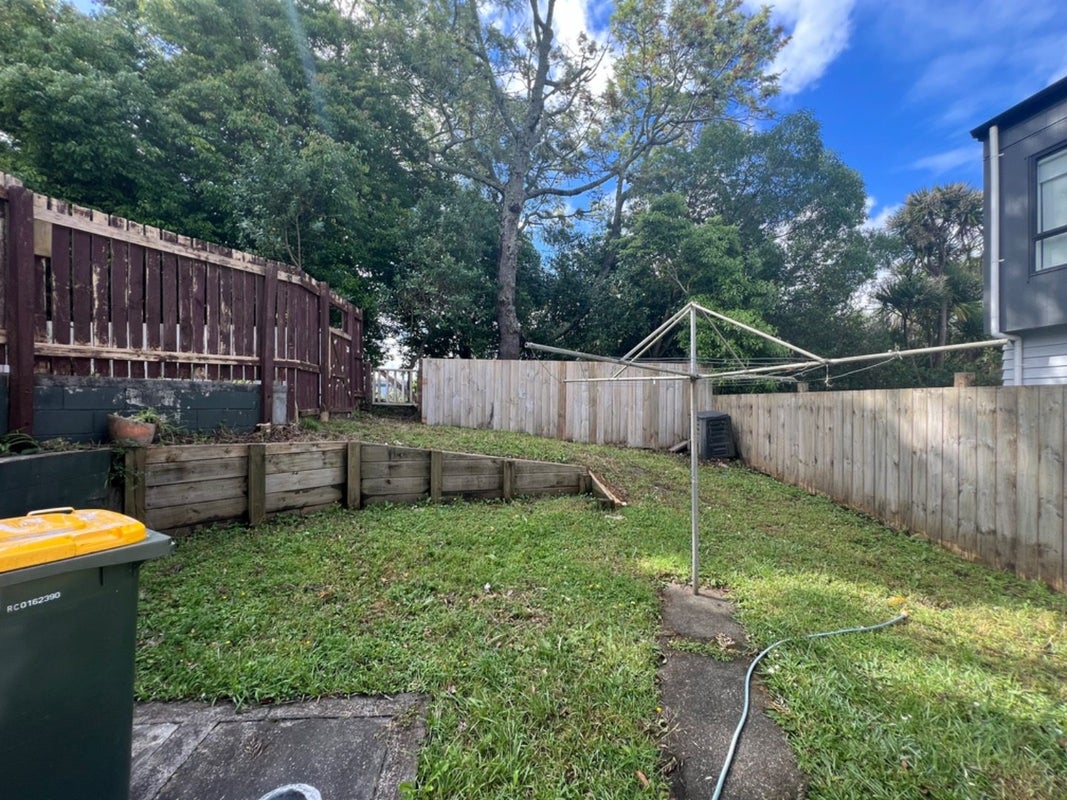 48 Sherwood Avenue, Te Atatu South, Auckland - Carousel 13