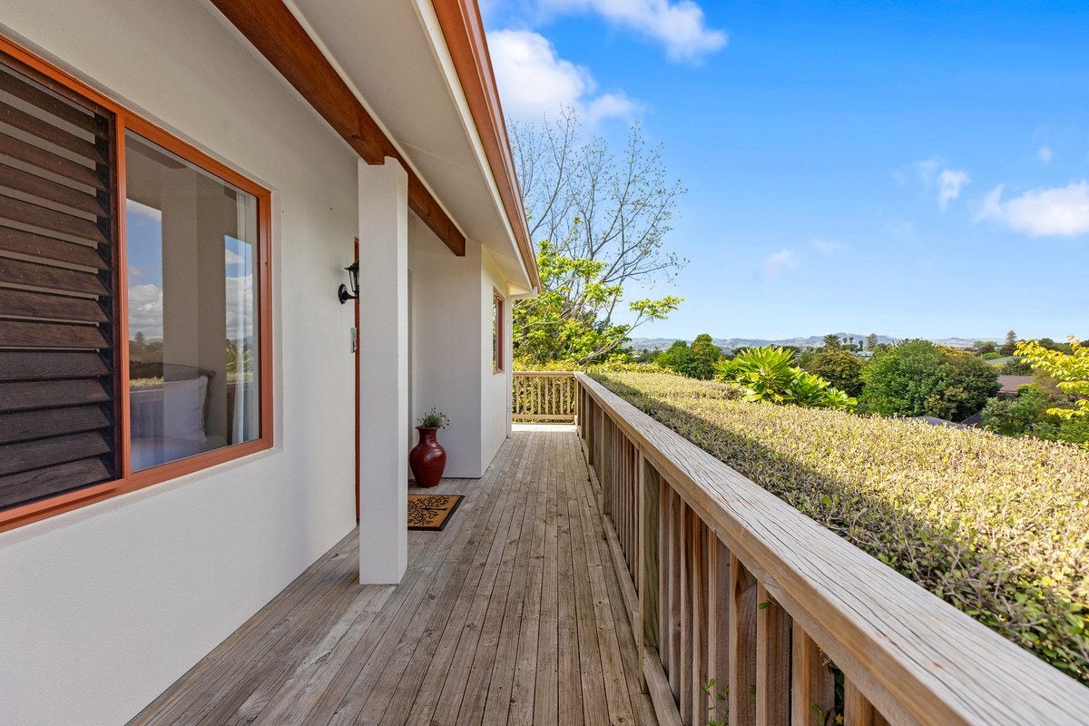 3/8 Cheyne Road, Pyes Pa, Tauranga - Carousel 2