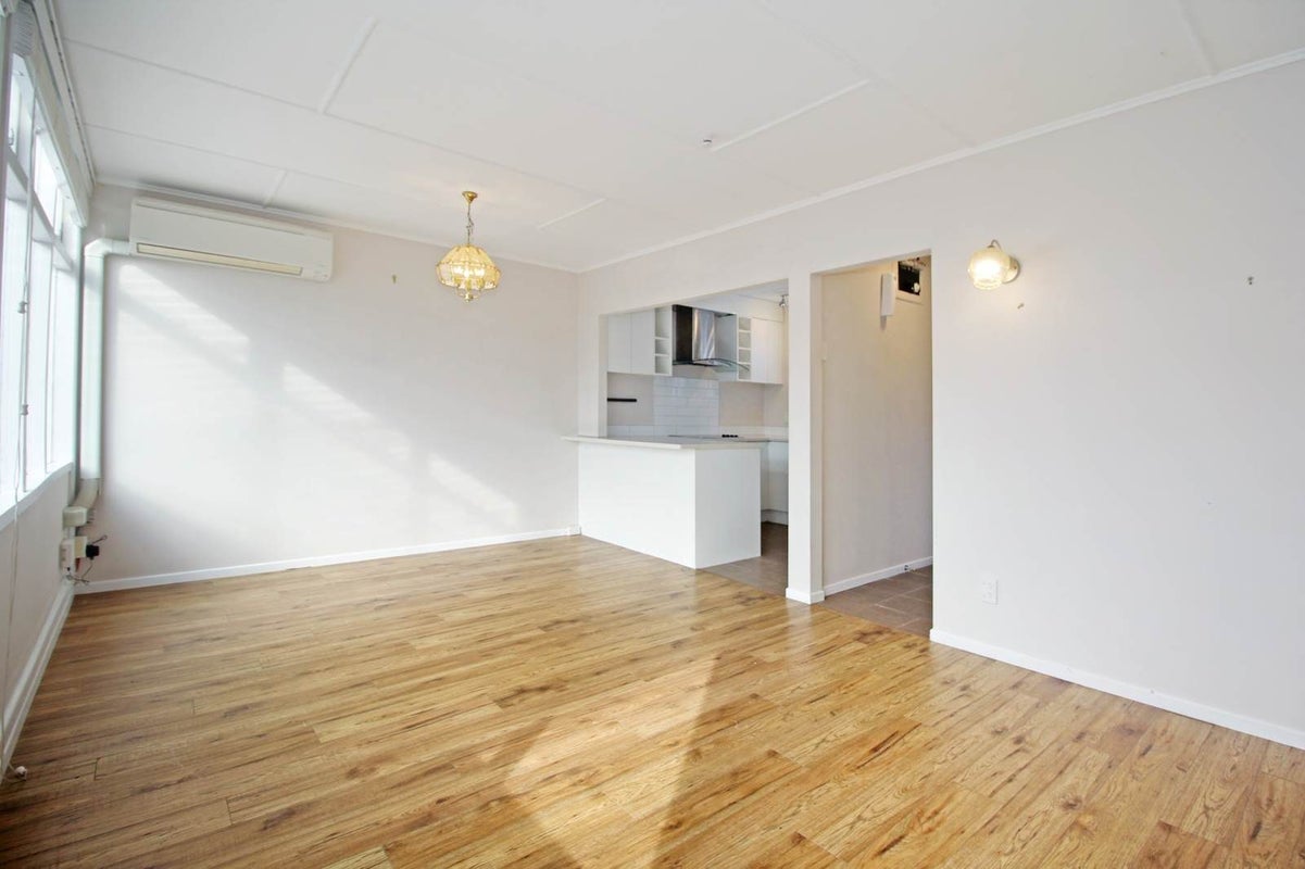 8/3 Picton Street, Howick, Auckland - Carousel 2