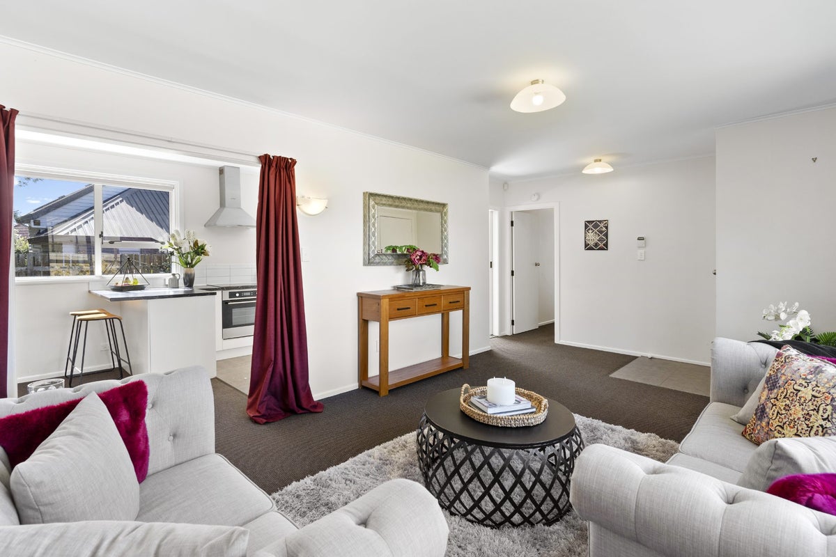 1/40 Kings Road, Panmure, Auckland - Carousel 2