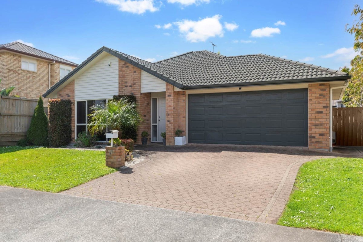17 Greenbrooke Drive, Flat Bush, Manukau City, Auckland - Carousel 1