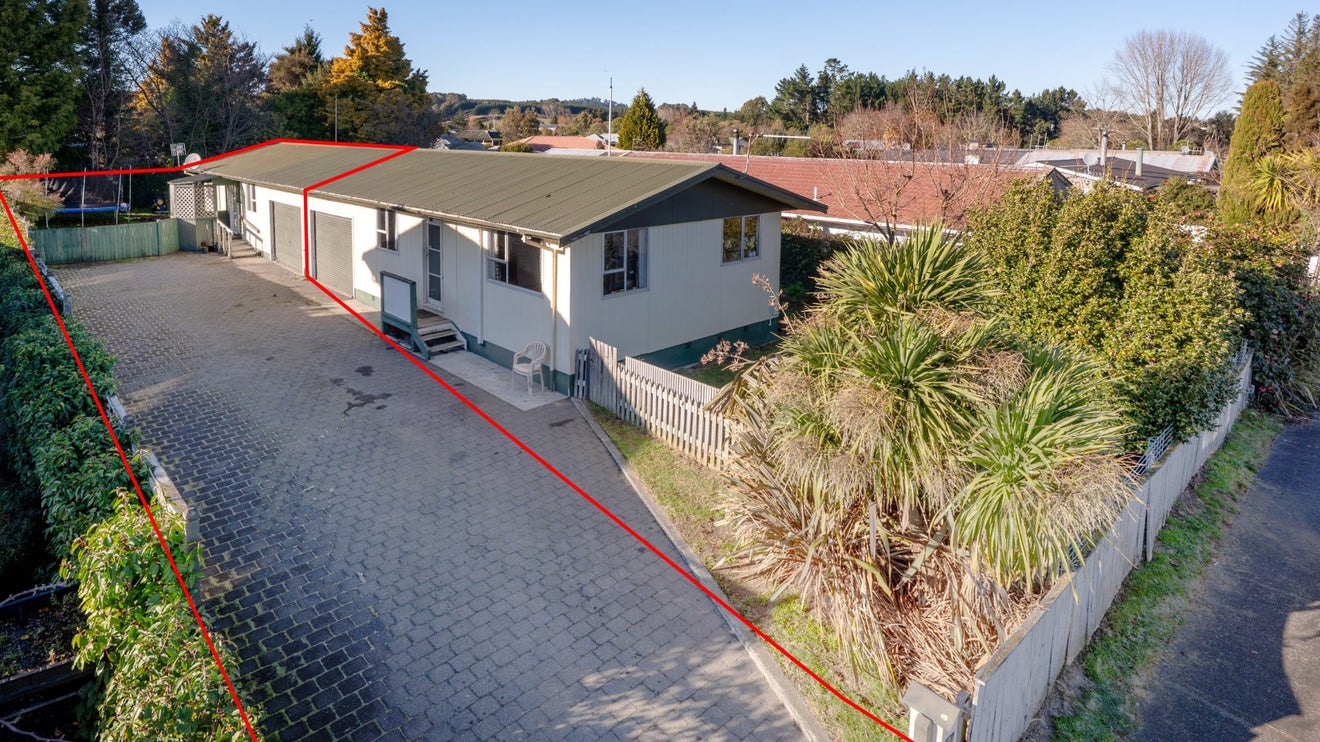 12 Macdonell Street, Hilltop, Taupō - Carousel 1