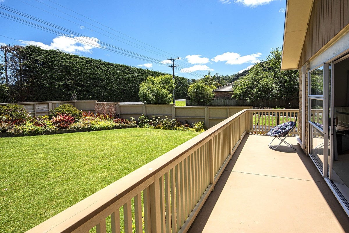 16 Lake Ora Road, Kamo, Whangarei - Carousel 1