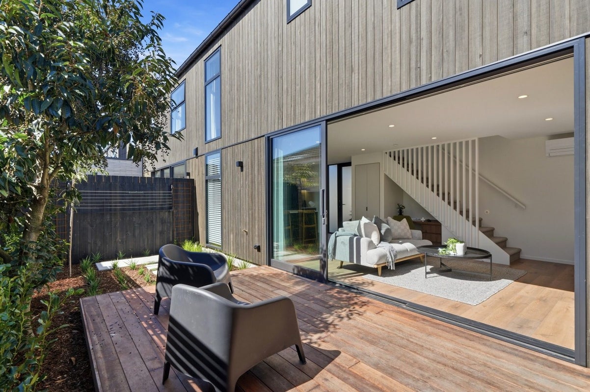 31 Rutland Street, St Albans, Christchurch - Carousel 11