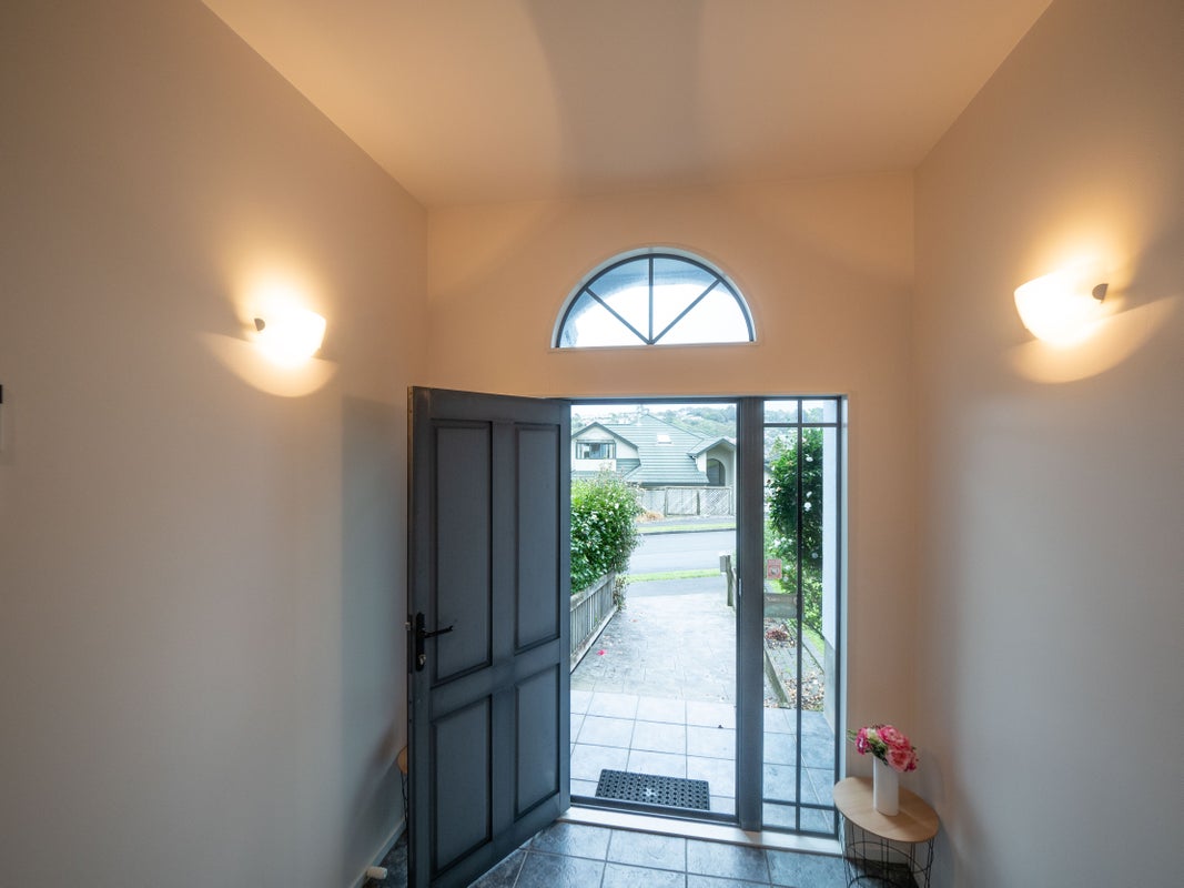 1 Radstock Grove, Churton Park, Wellington - Carousel 2