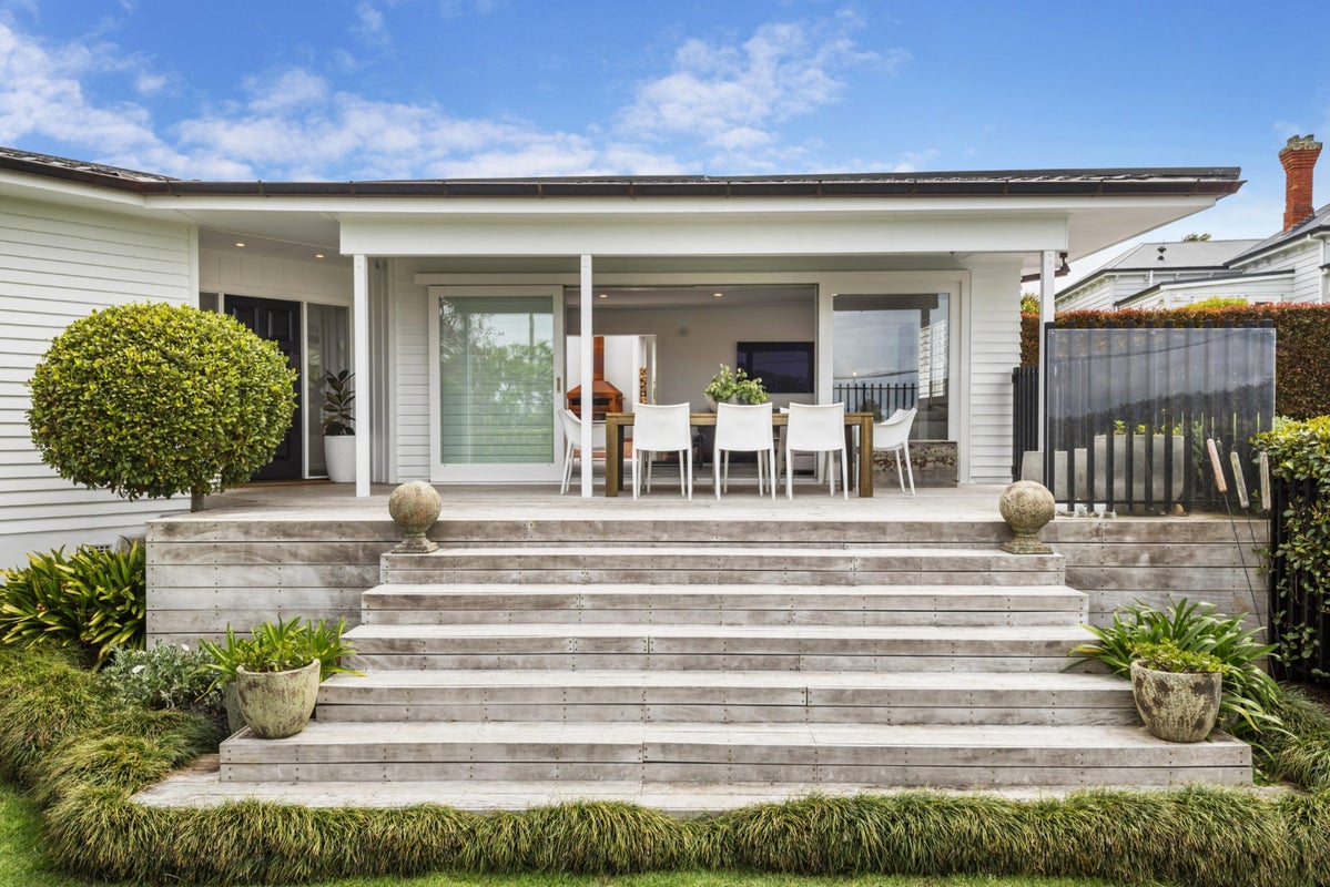 34 Hinemoa Street, Birkenhead, Auckland - Carousel 2