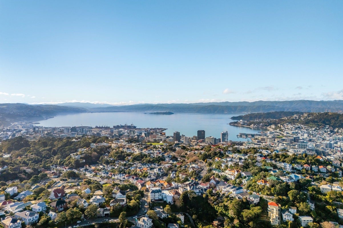 4 Norna Crescent, Kelburn, Wellington - Carousel 2