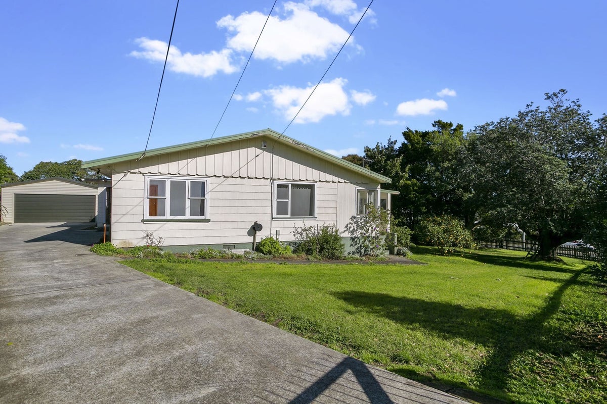 1 Red Hill Road, Red Hill, Papakura - Carousel 1