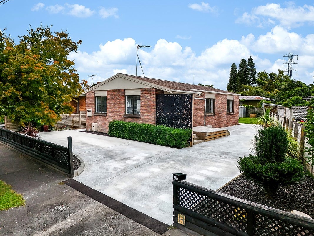 21A Southsea Crescent, Silverdale, Hamilton, Waikato - Carousel 1