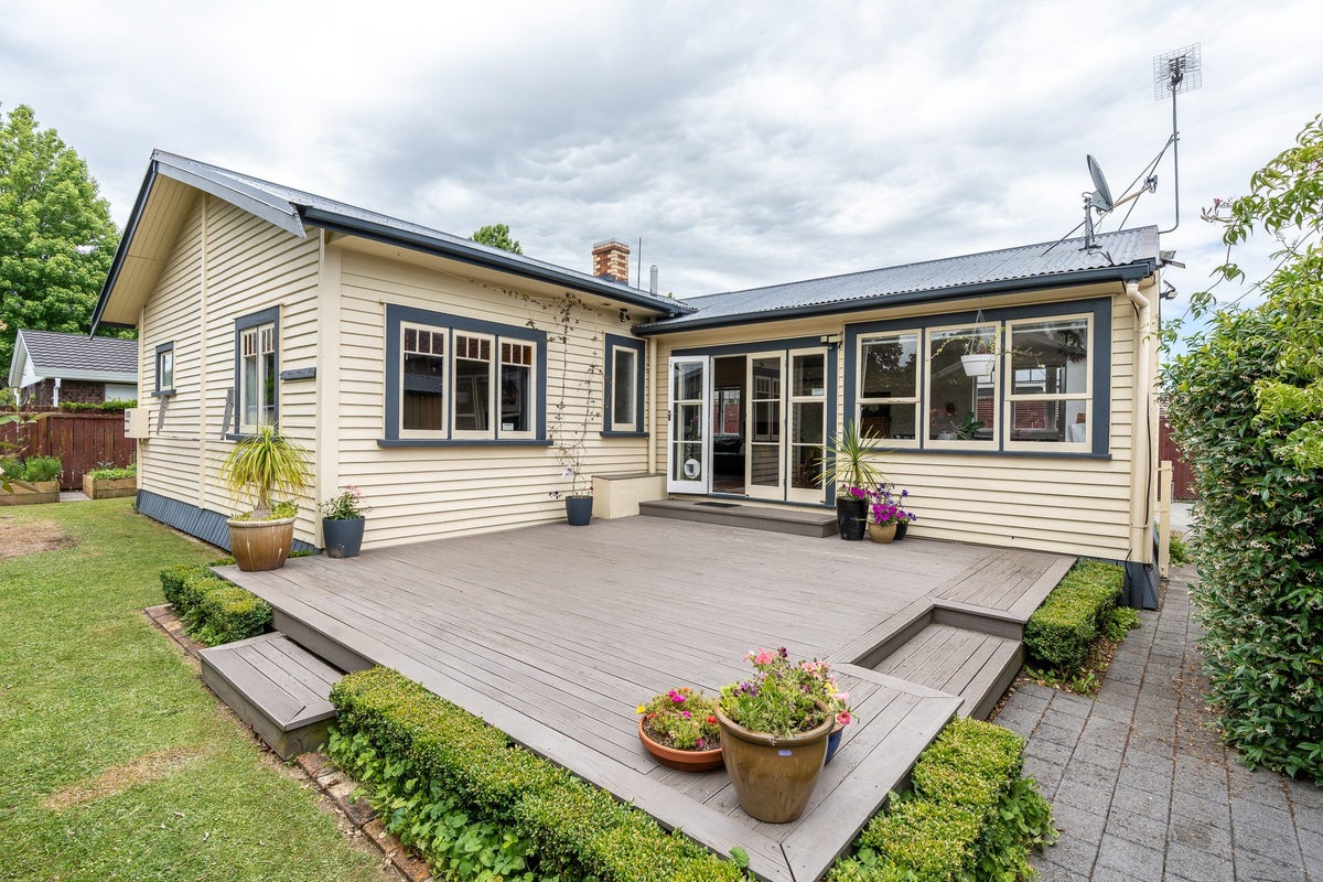 23 Claude Street, Fairfield, Hamilton - Carousel 1