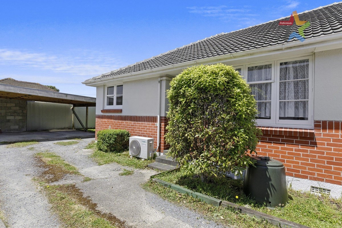 9 Bush Grove, Trentham, Upper Hutt - Carousel 2