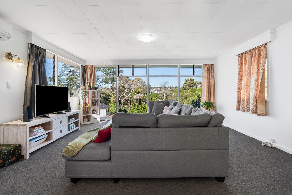 45 Lancaster Road, Beach Haven, Auckland - Carousel 2