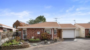 3/27 Lane Street, Wallaceville, Upper Hutt - Carousel 1