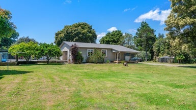 2083 State Highway 2, Pukehina, Te Puke - Carousel 1