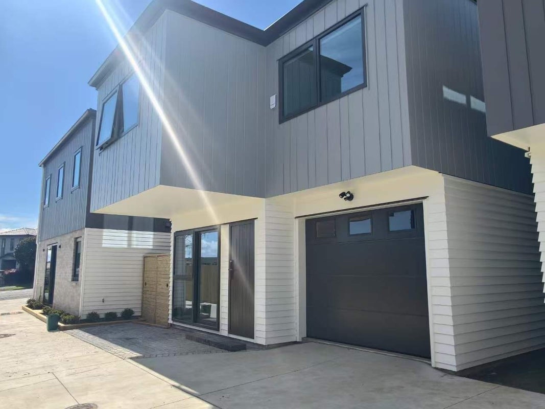 48B Loloma Drive, Half Moon Bay, Auckland - Carousel 2