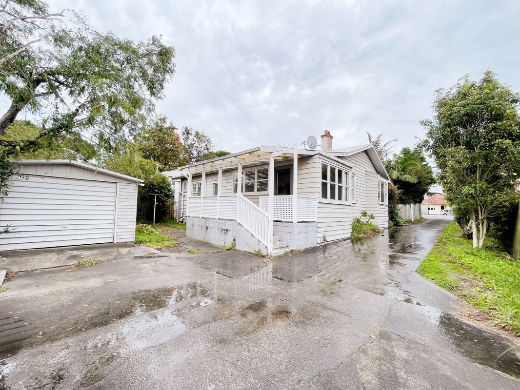34 Titirangi Road, New Lynn, Auckland - Carousel 11
