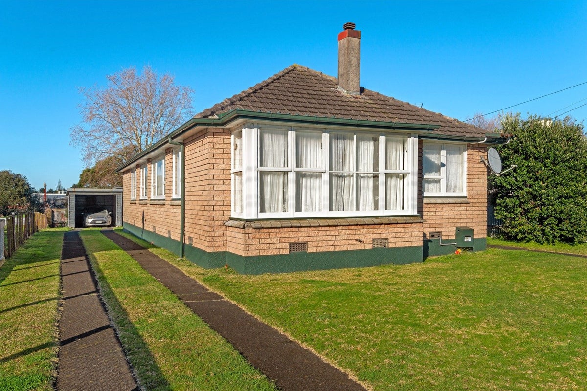 9 Munro Street, Elgin, Gisborne - Carousel 16