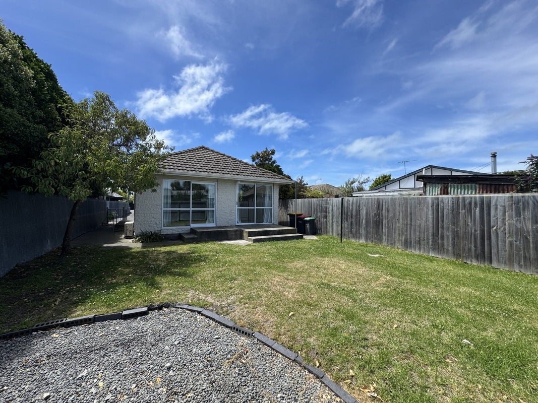 2/118 Estuary Road, South New Brighton, Christchurch - Carousel 1