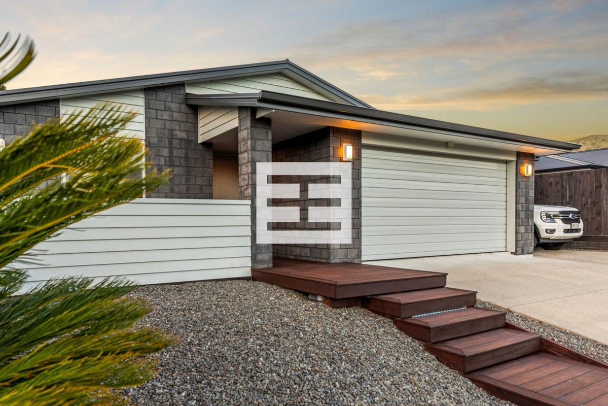 103 Ballintoy Park Drive, Welcome Bay, Tauranga - Carousel 1