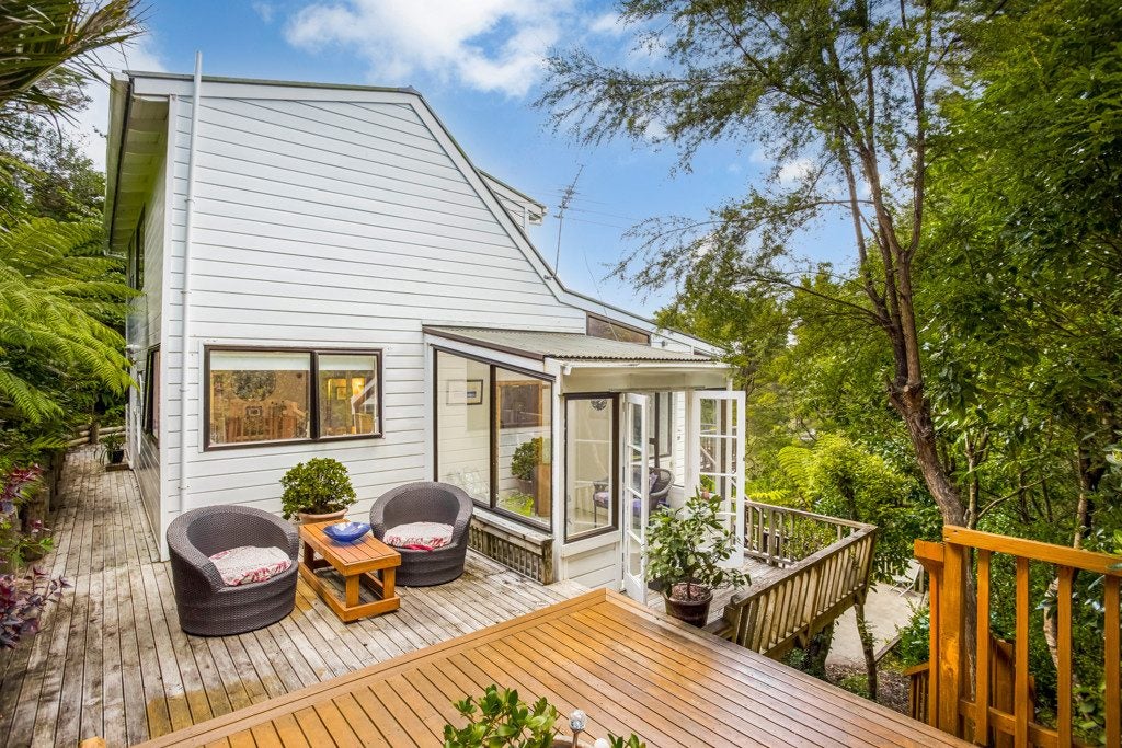 26 McEldowney Road, Titirangi, Auckland - Carousel 1