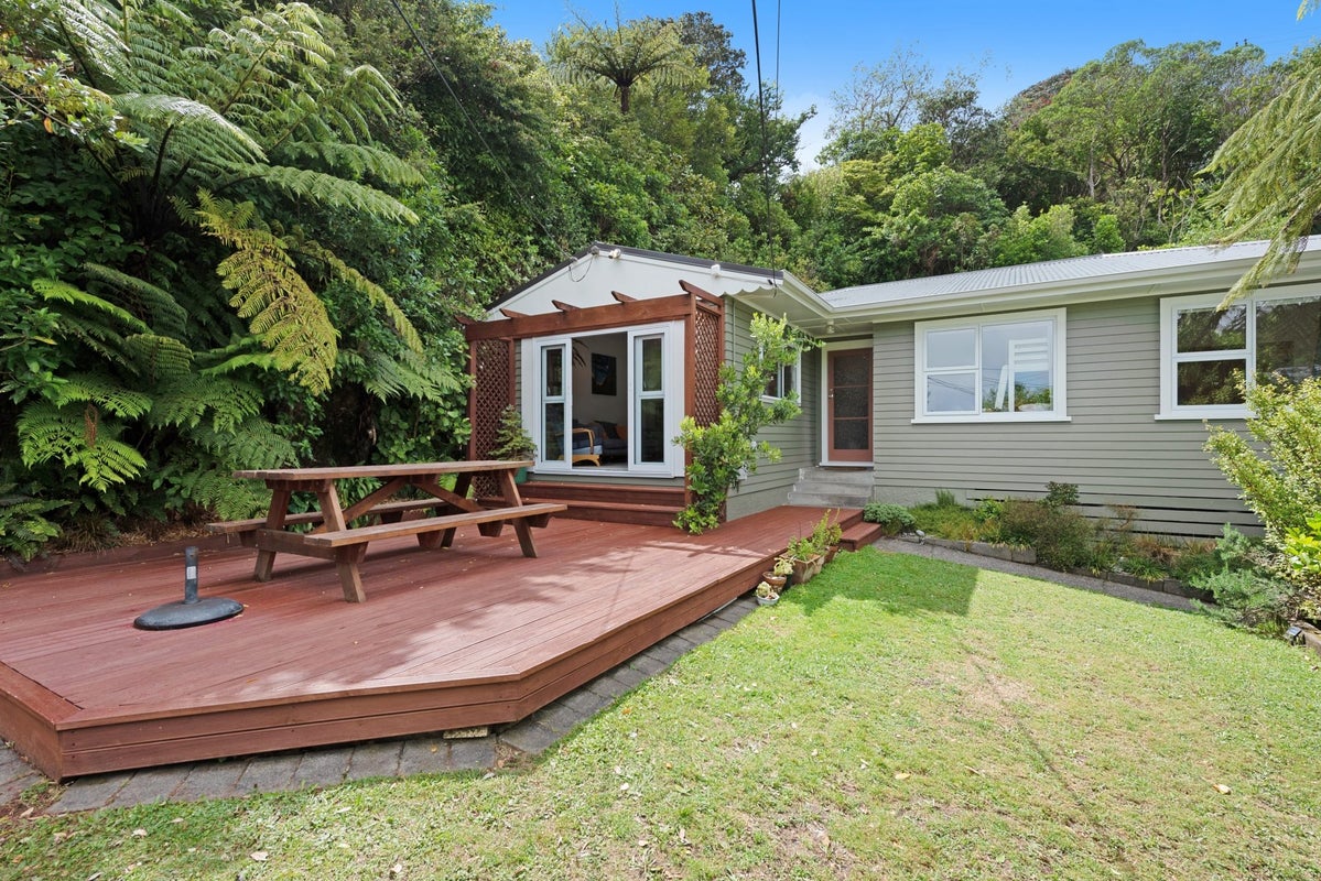 45 Croydon Street, Karori, Wellington - Carousel 24