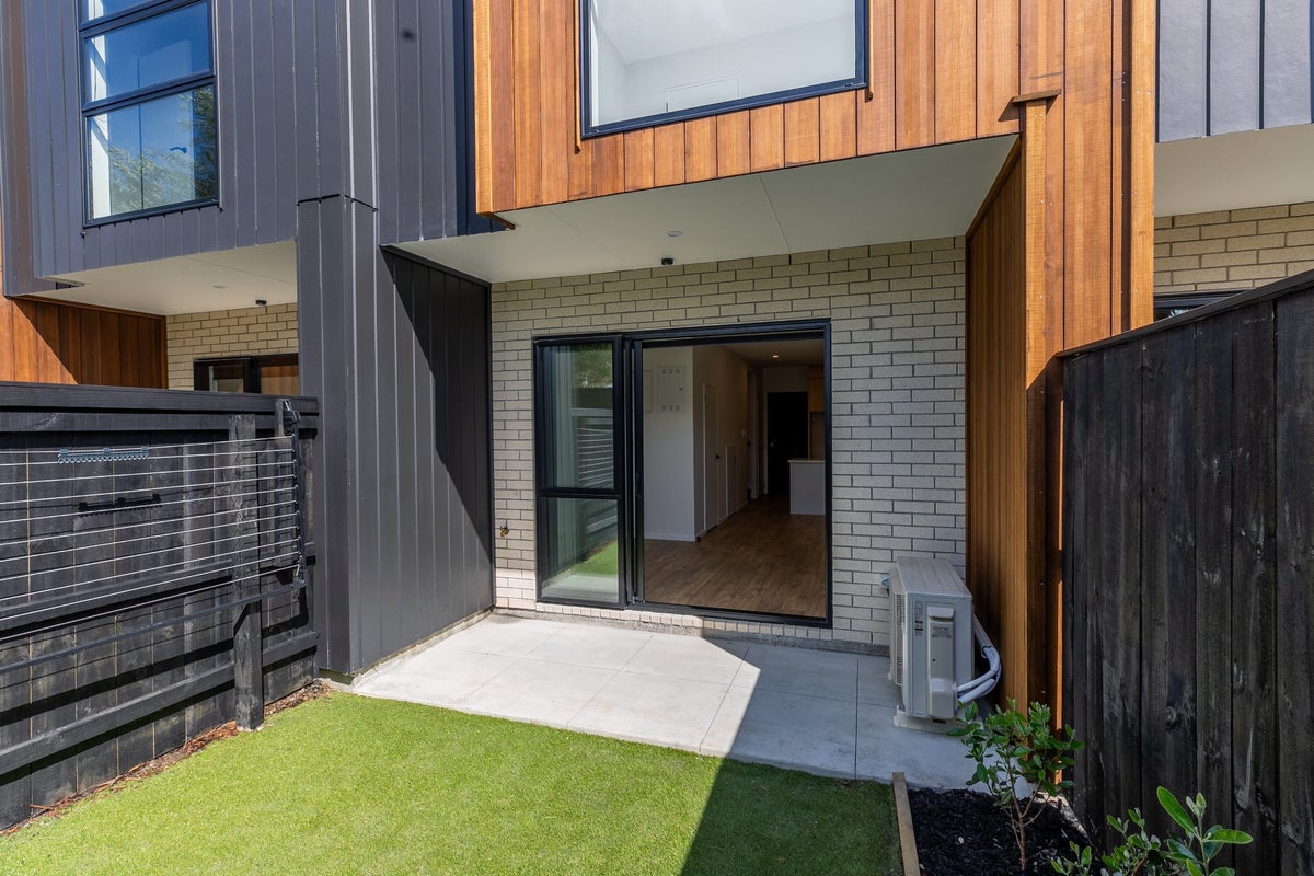 5/89 Beach Road, Te Atatu Peninsula, Auckland - Carousel 12