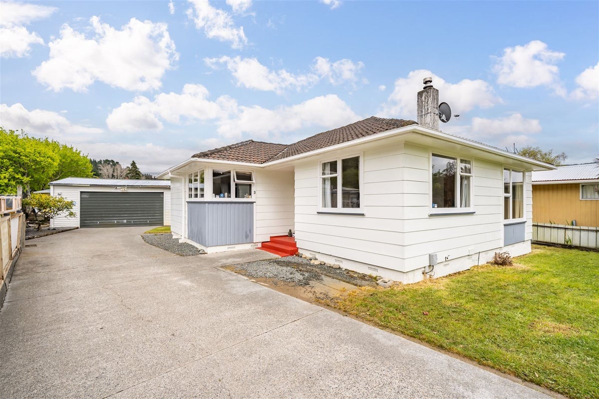 3 Prestige Place, Maoribank, Upper Hutt - Carousel 1