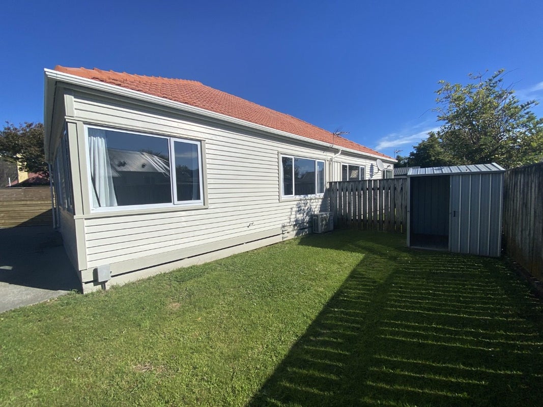 517 Riverside Drive, Fairfield, Lower Hutt - Carousel 1
