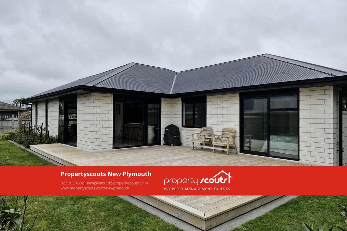 32 Nikau Street, Inglewood, Inglewood - Carousel 1