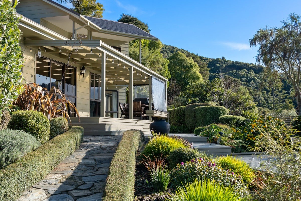 99 Moenui Road, Picton - Carousel 2