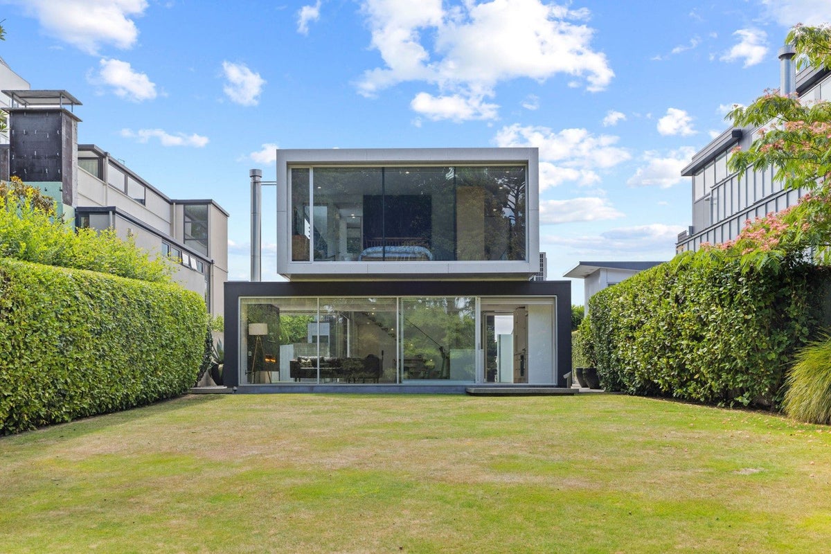 3 Millbank Lane, Merivale, Christchurch - Carousel 1