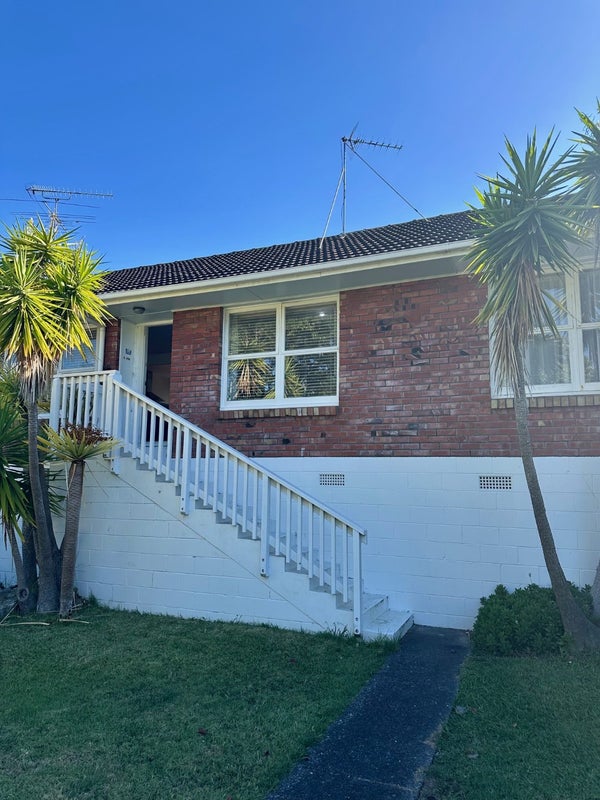 2/216 Beach Road, Campbells Bay, Auckland - Carousel 1