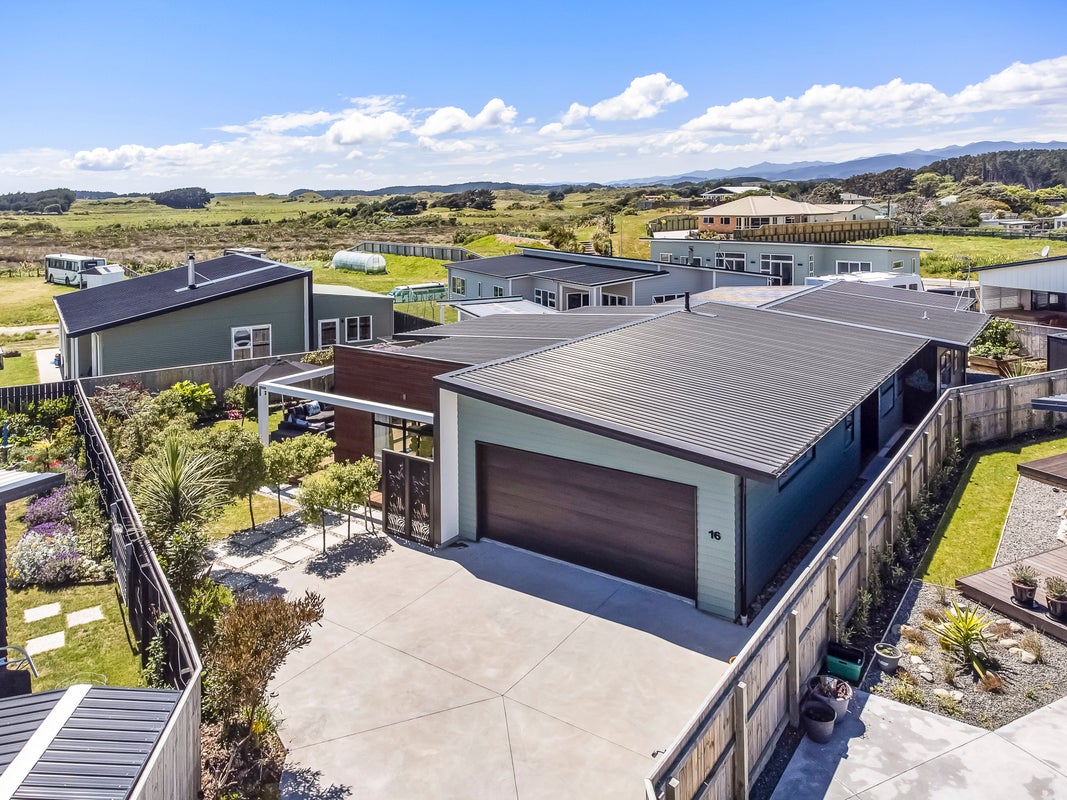 16 Seagrass Place, Otaki Beach, Otaki - Carousel 20